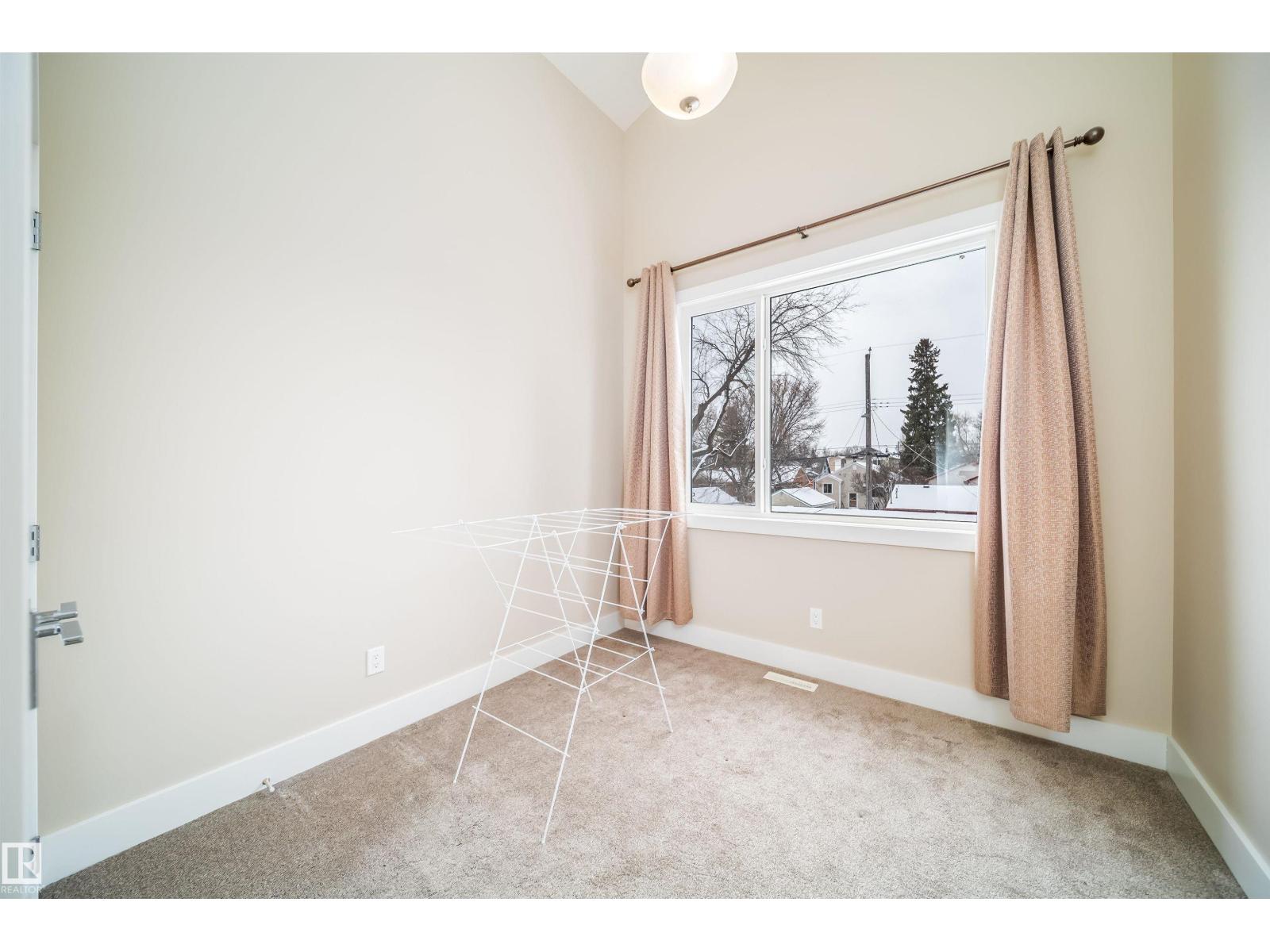 9527 75 AV NW - 41