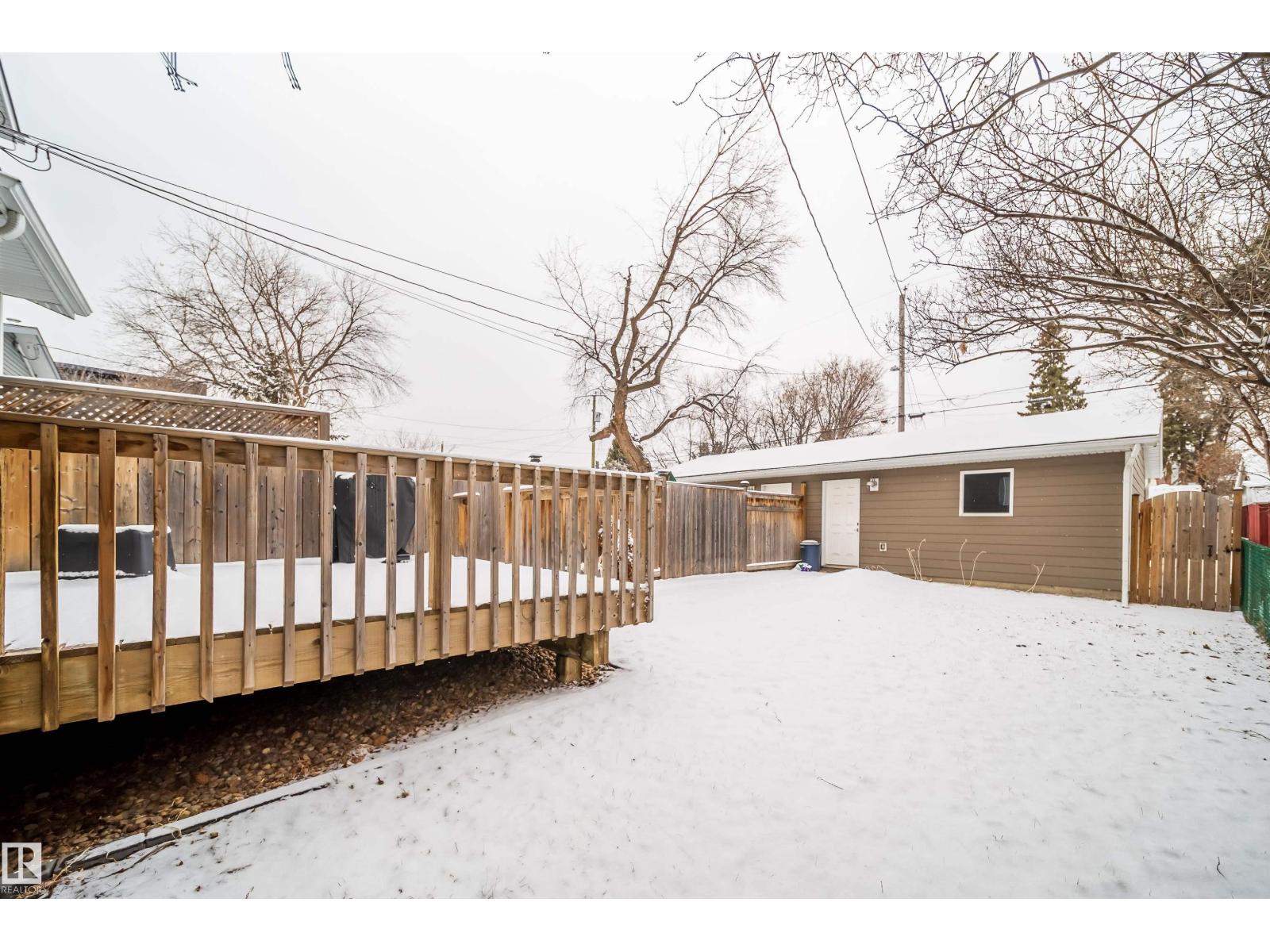9527 75 AV NW - 11