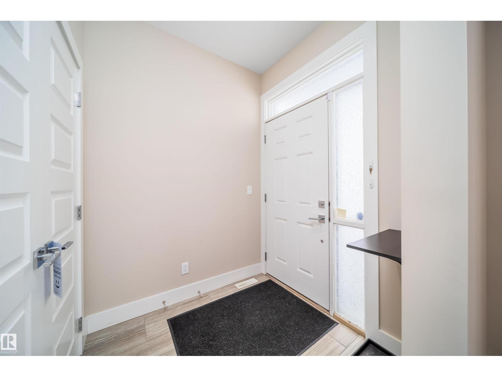 9527 75 AV NW - 22