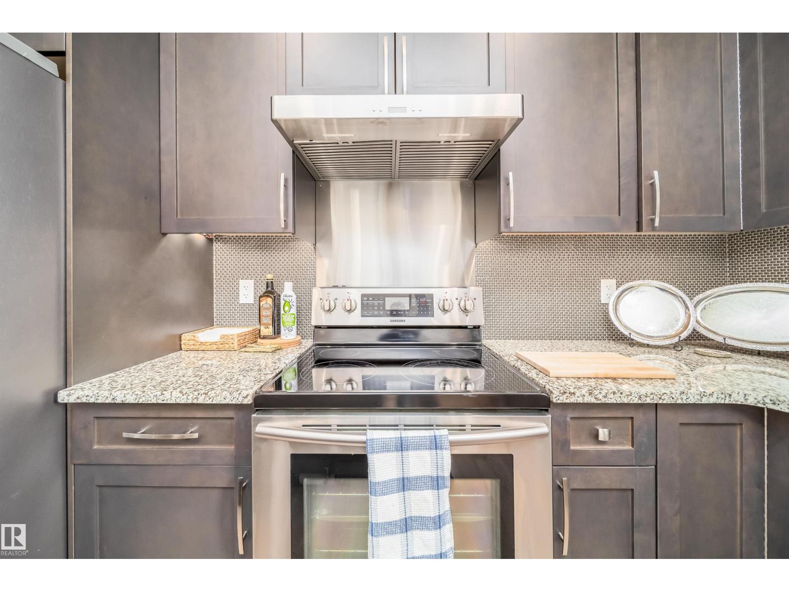 9527 75 AV NW - 31