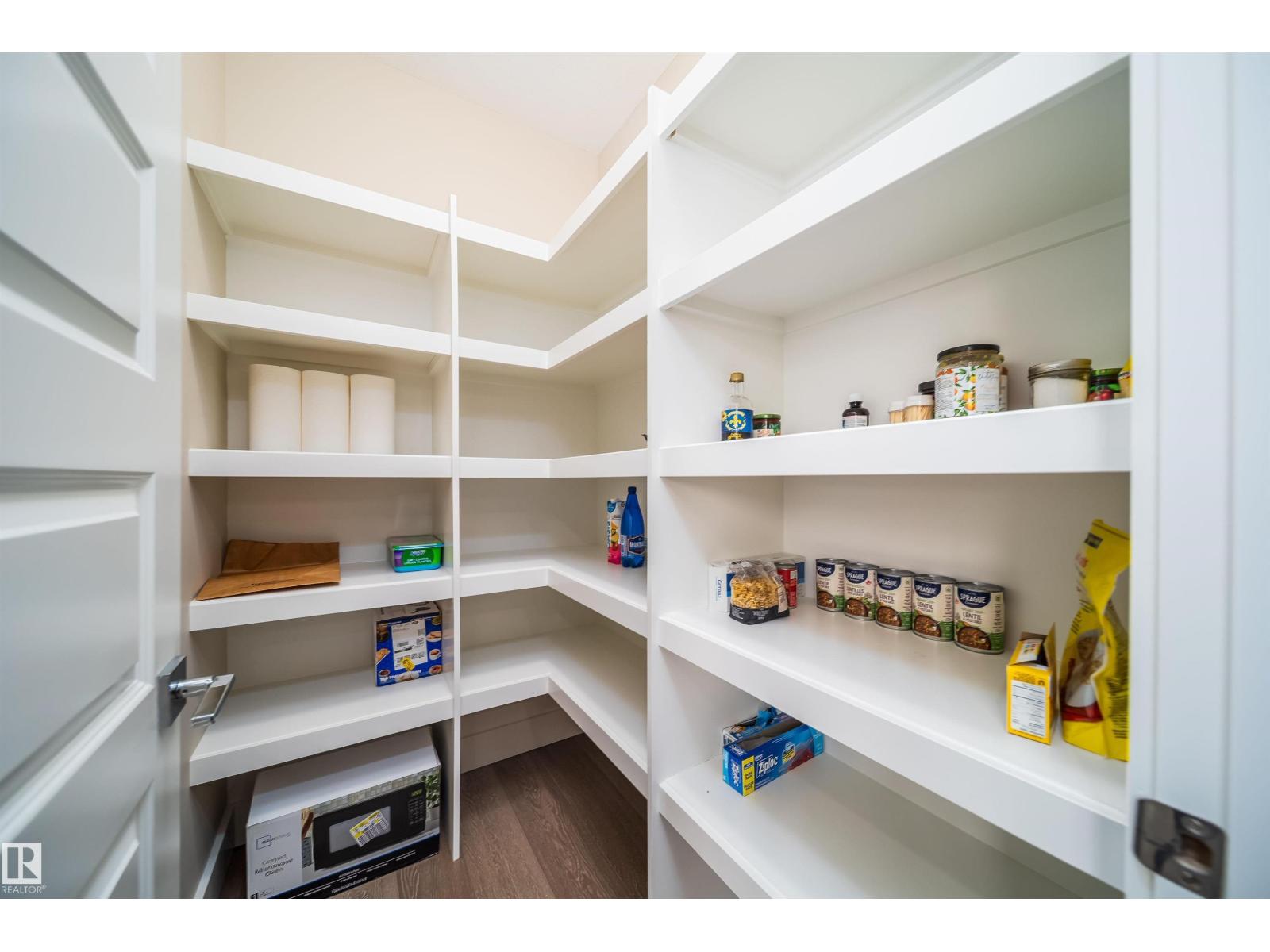 9527 75 AV NW - 35
