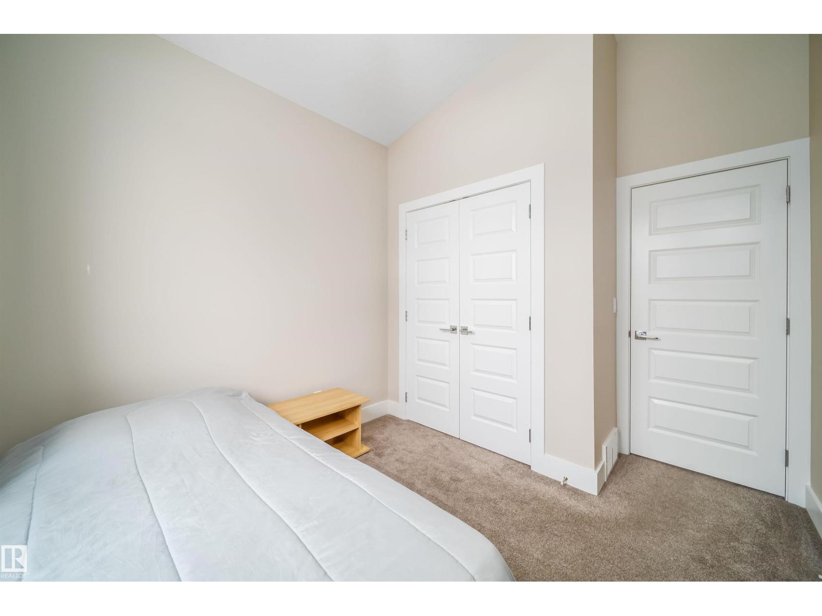 9527 75 AV NW - 40