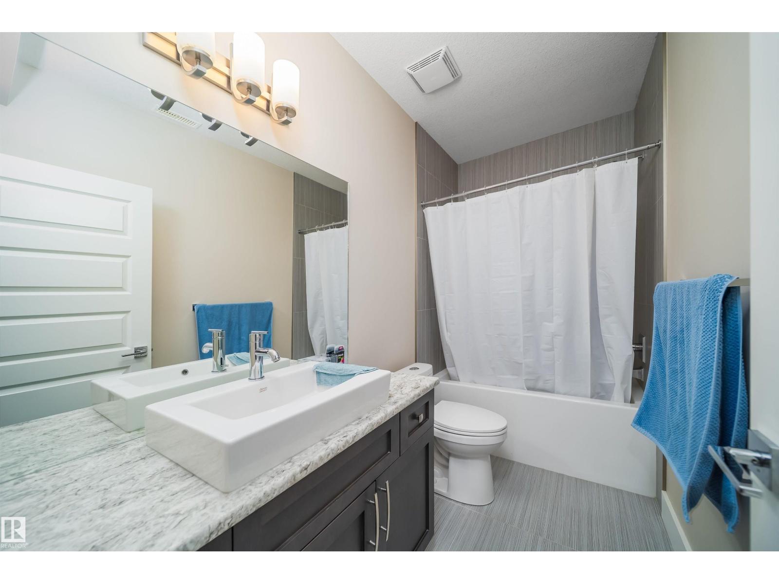 9527 75 AV NW - 54