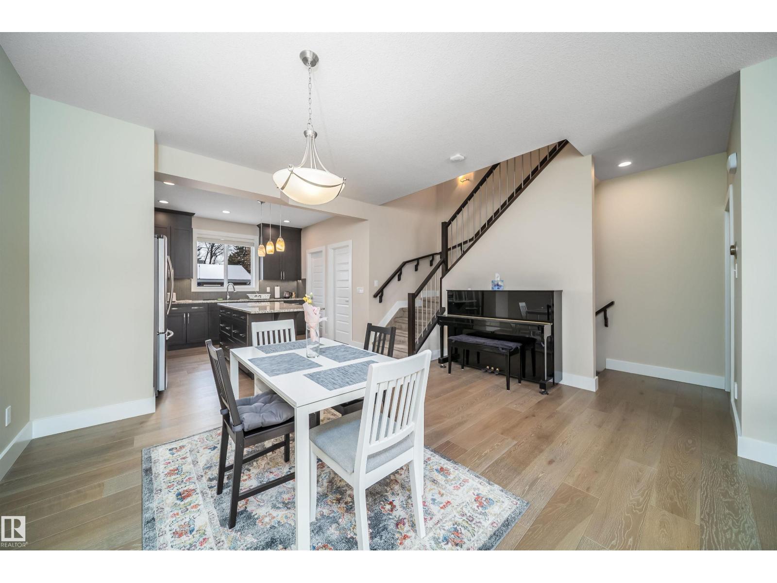9527 75 AV NW - 26