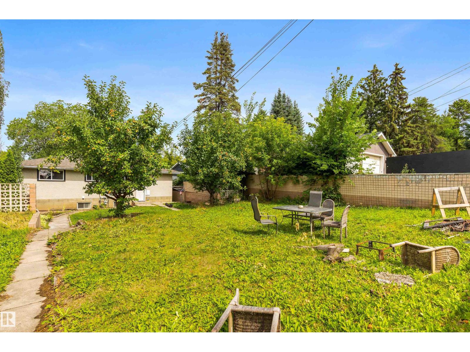 52 BELMONT DR, St. Albert