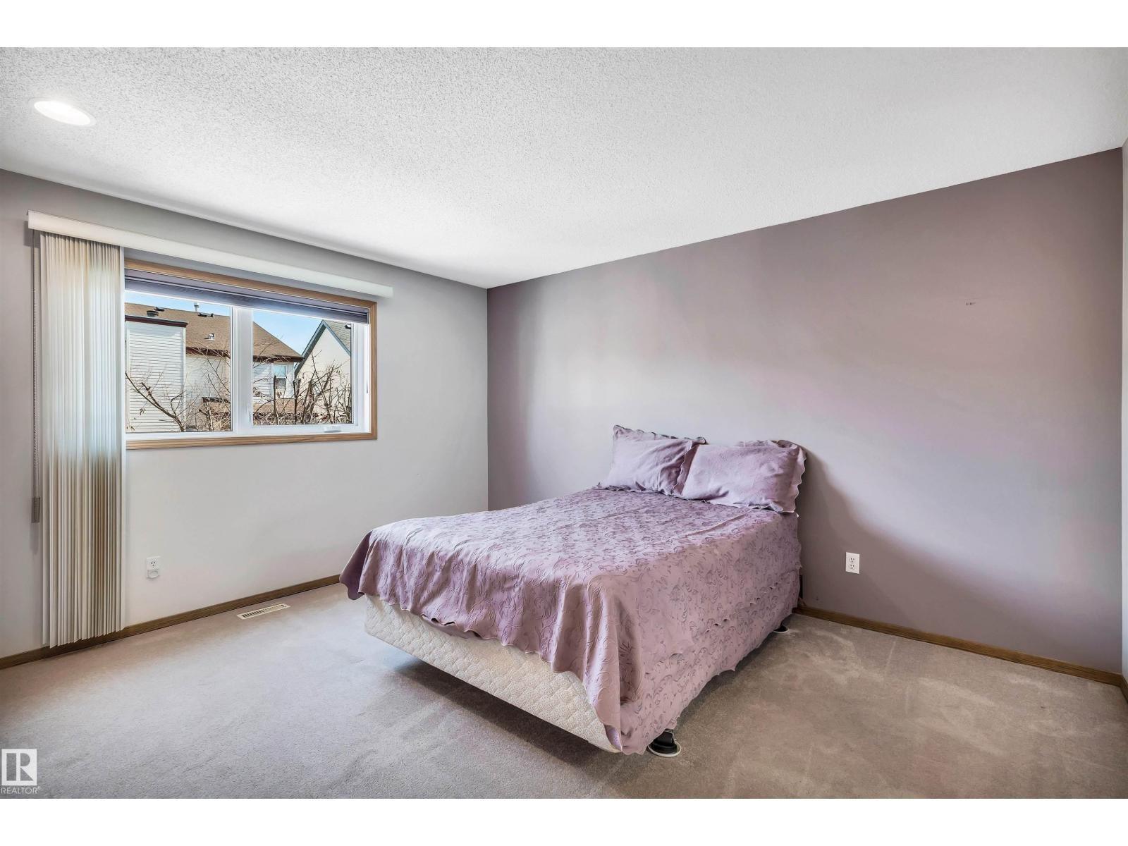 5 DONALD PL, St. Albert