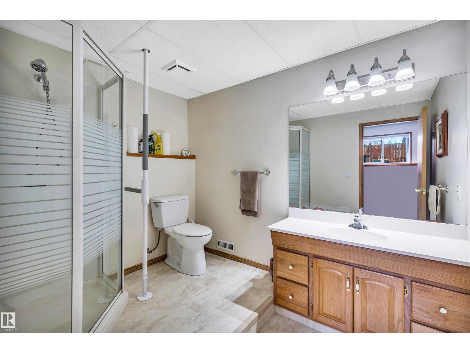 5 DONALD PL, St. Albert