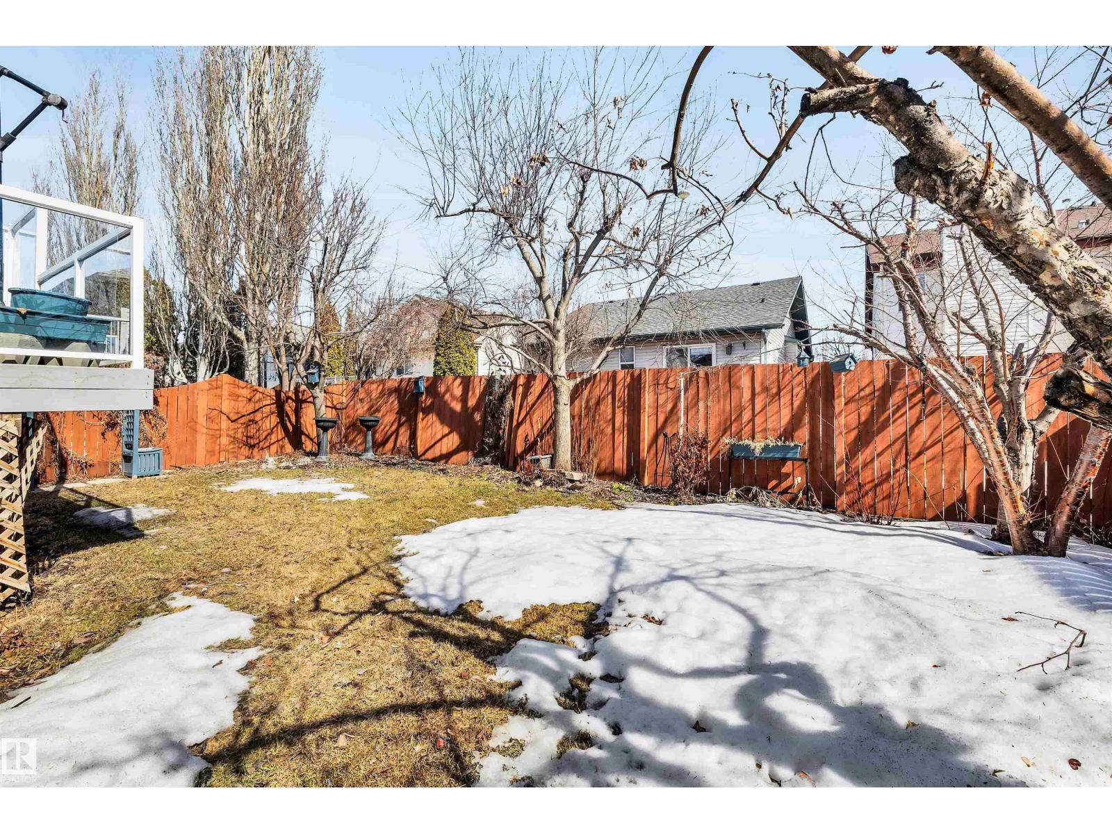 5 DONALD PL, St. Albert