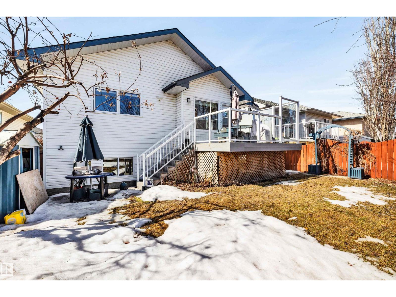 5 DONALD PL, St. Albert