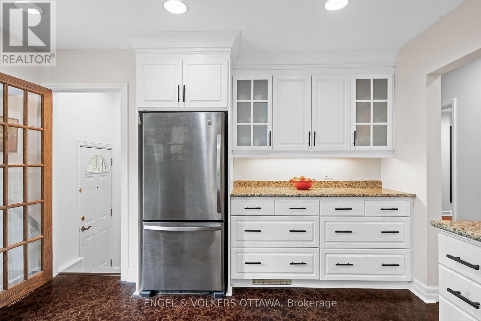 249 FAIRCREST ROAD — photo 15