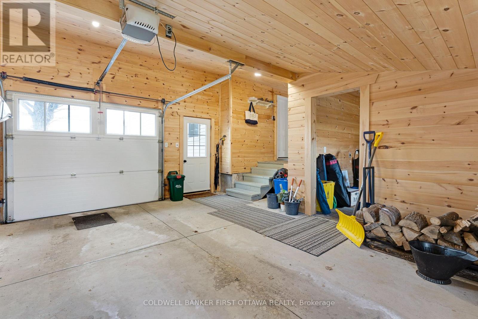 Attached single garage entry to home & mudroom