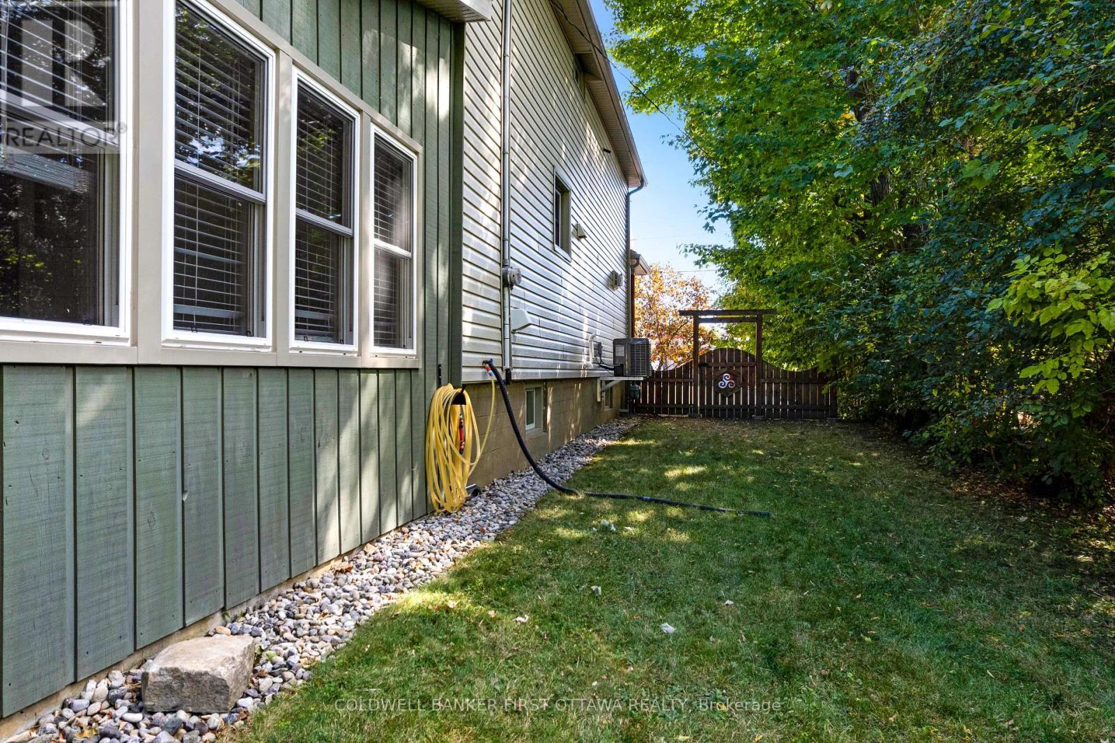 Extra space in side yard