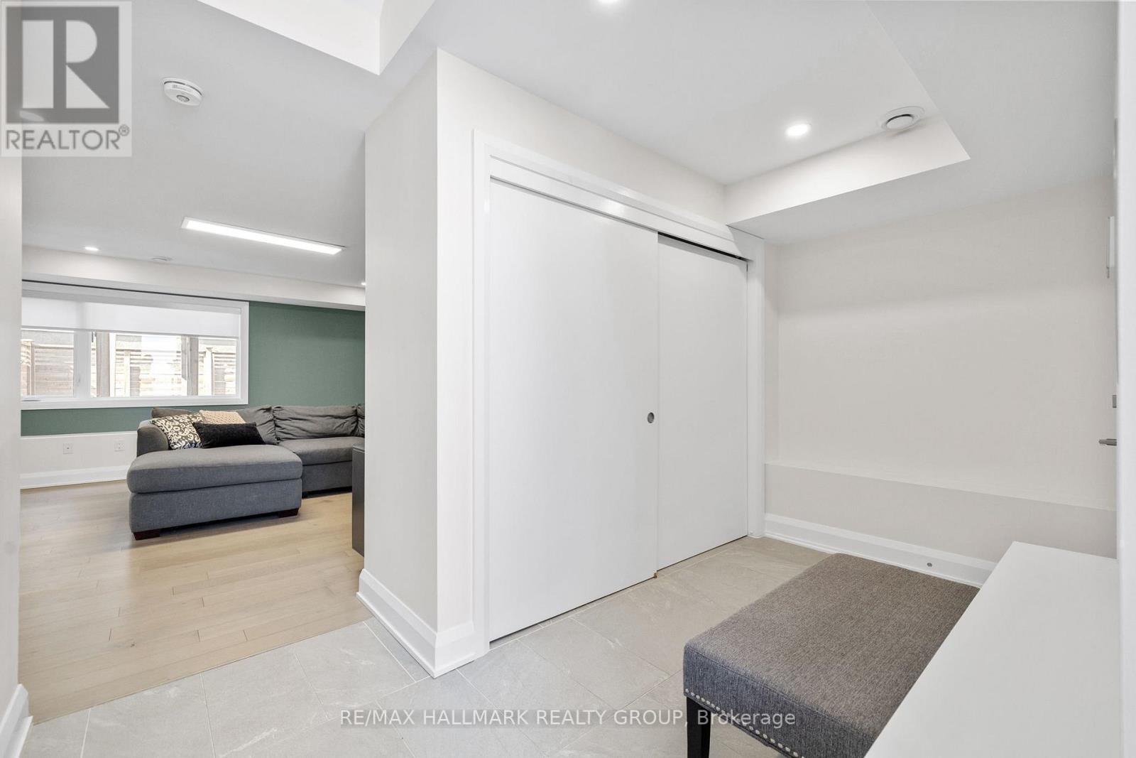 101 TAY STREET - 32