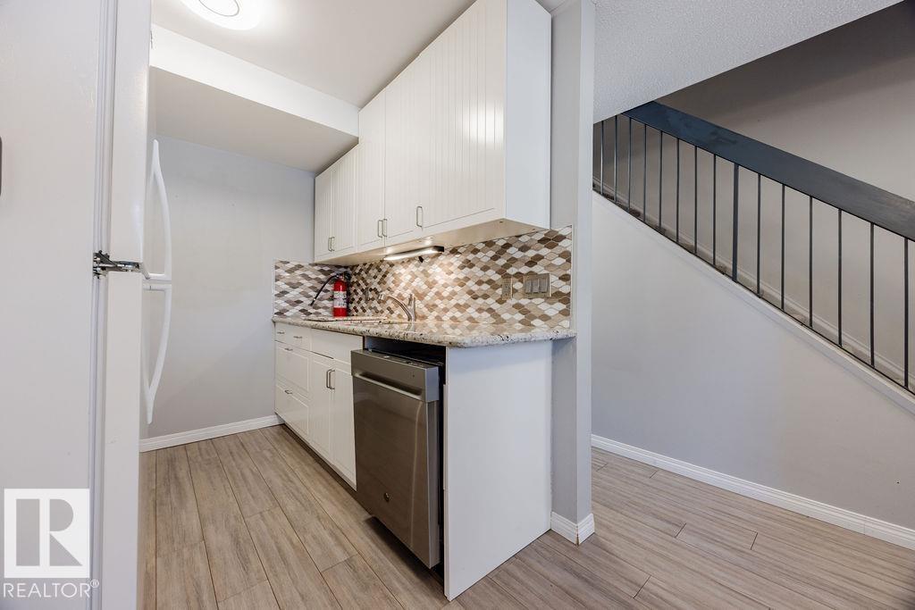 12032 25 AV NW, Edmonton