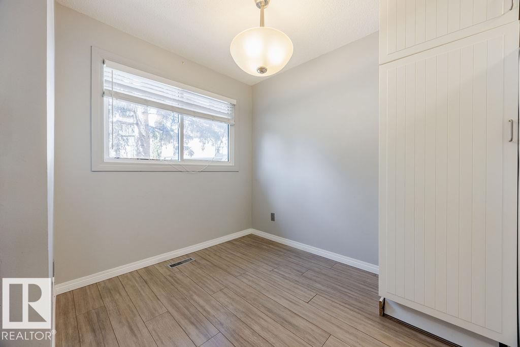 12032 25 AV NW - 11