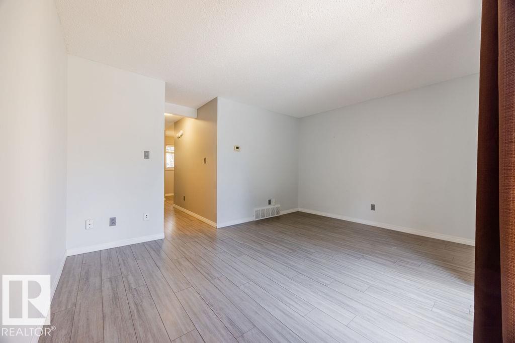 12032 25 AV NW - 15