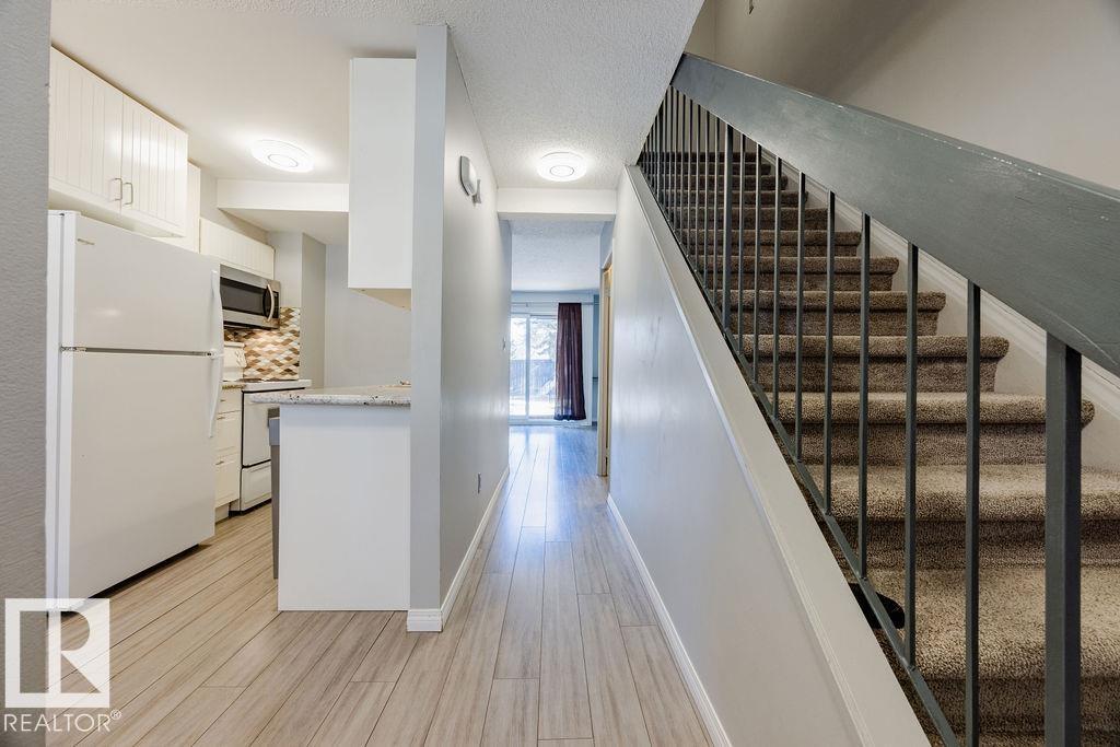 12032 25 AV NW, Edmonton