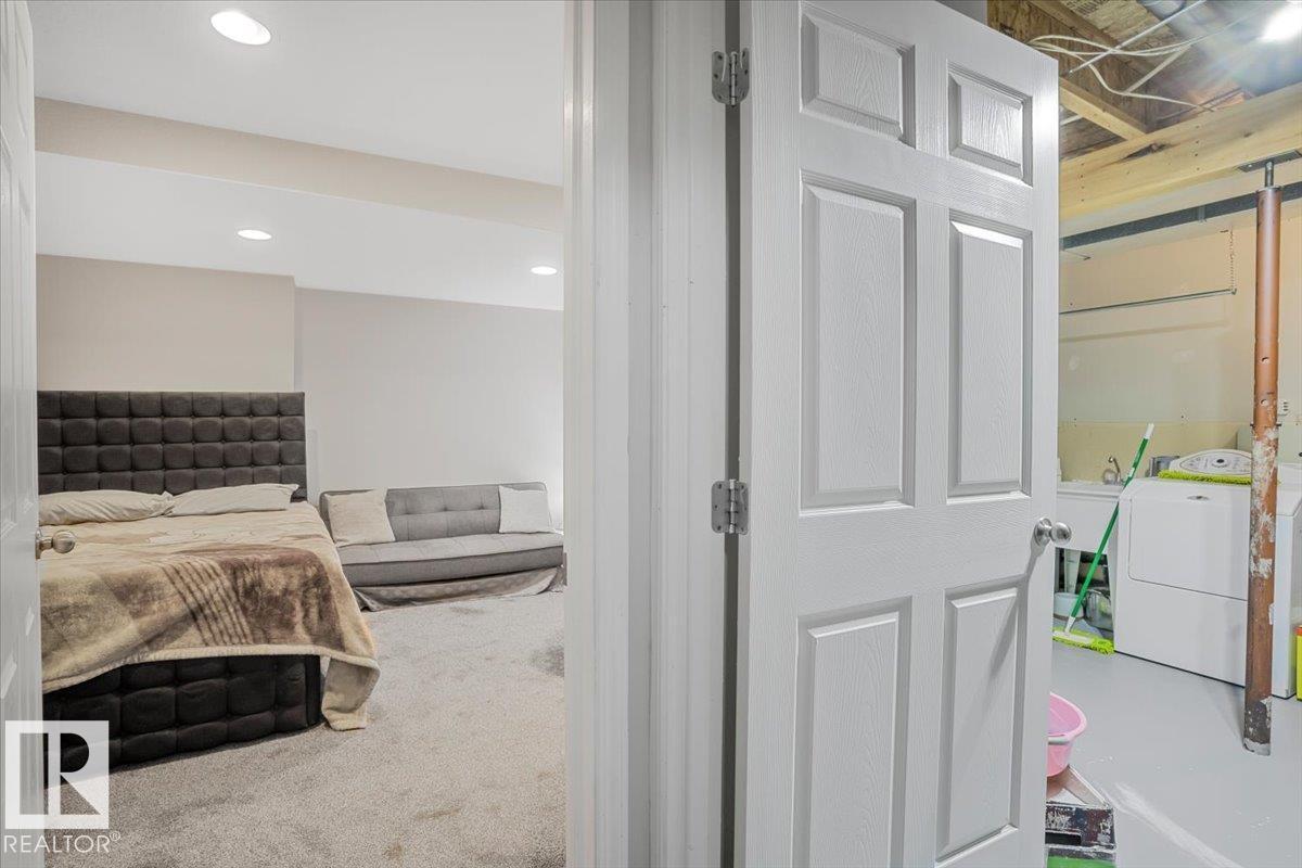 3119 32 AV NW, Edmonton