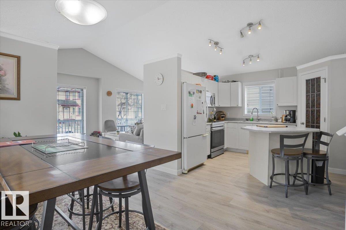 3119 32 AV NW, Edmonton