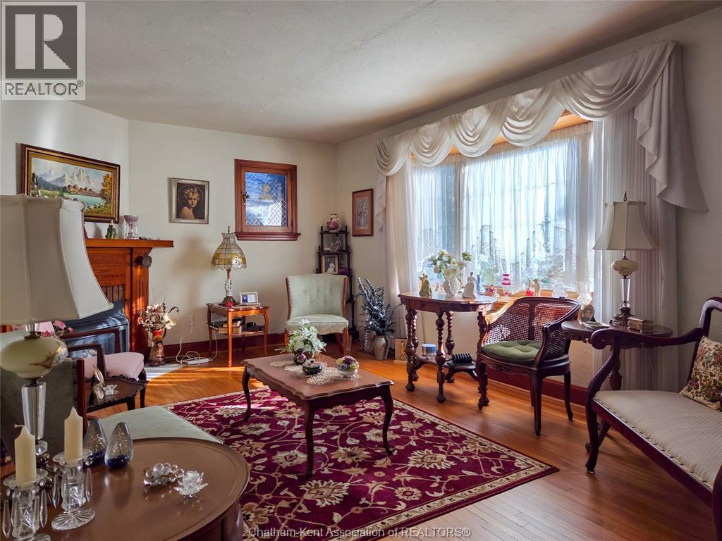 465 VICTORIA AVENUE - 13