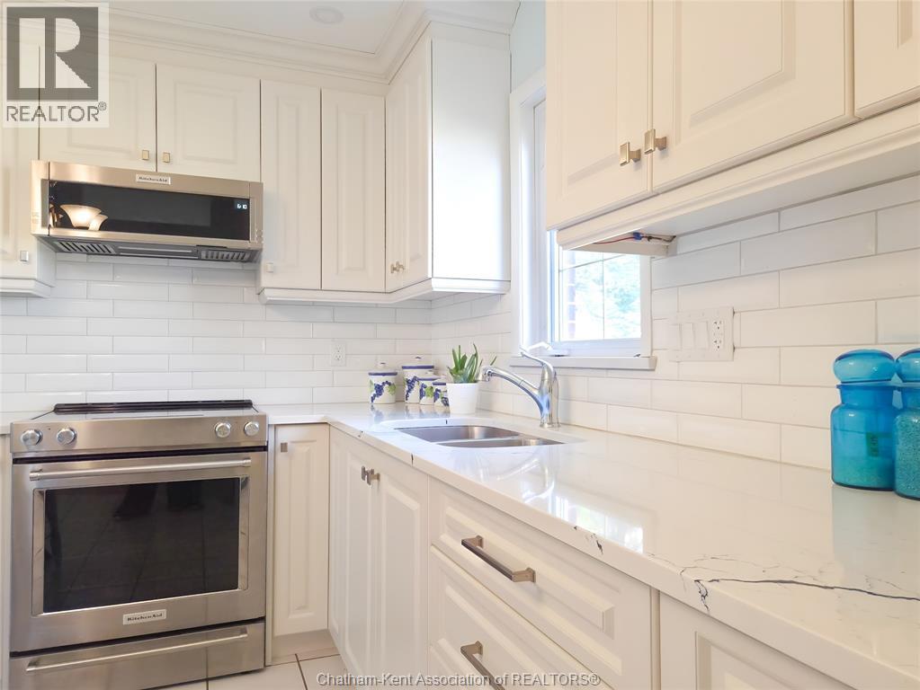 465 Victoria AVENUE — photo 16
