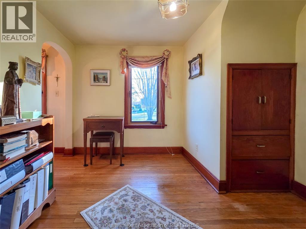 465 VICTORIA AVENUE - 22