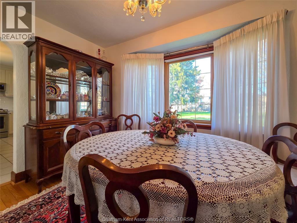 465 Victoria AVENUE — photo 25
