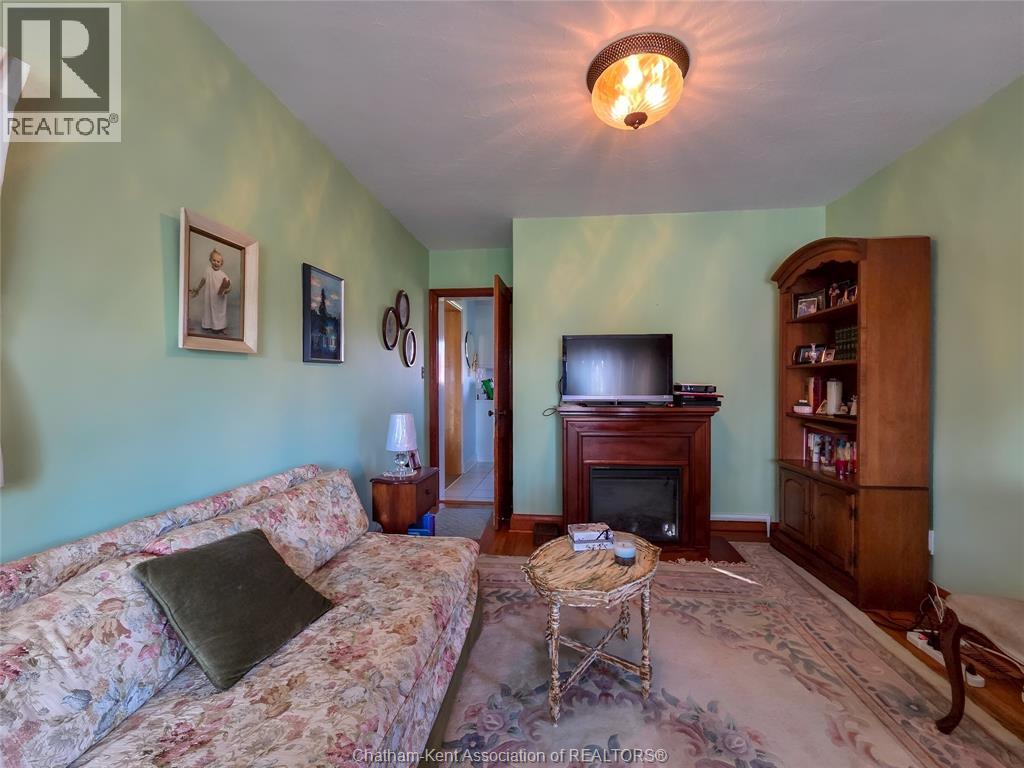 465 Victoria AVENUE — photo 29