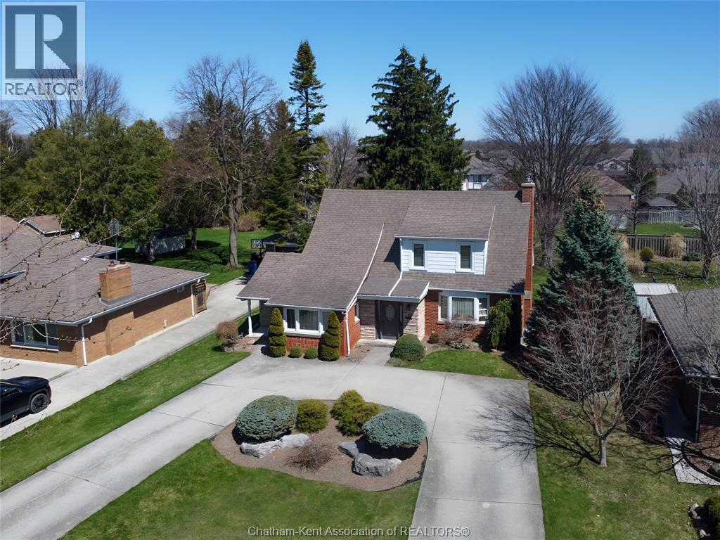 465 Victoria AVENUE — photo 3