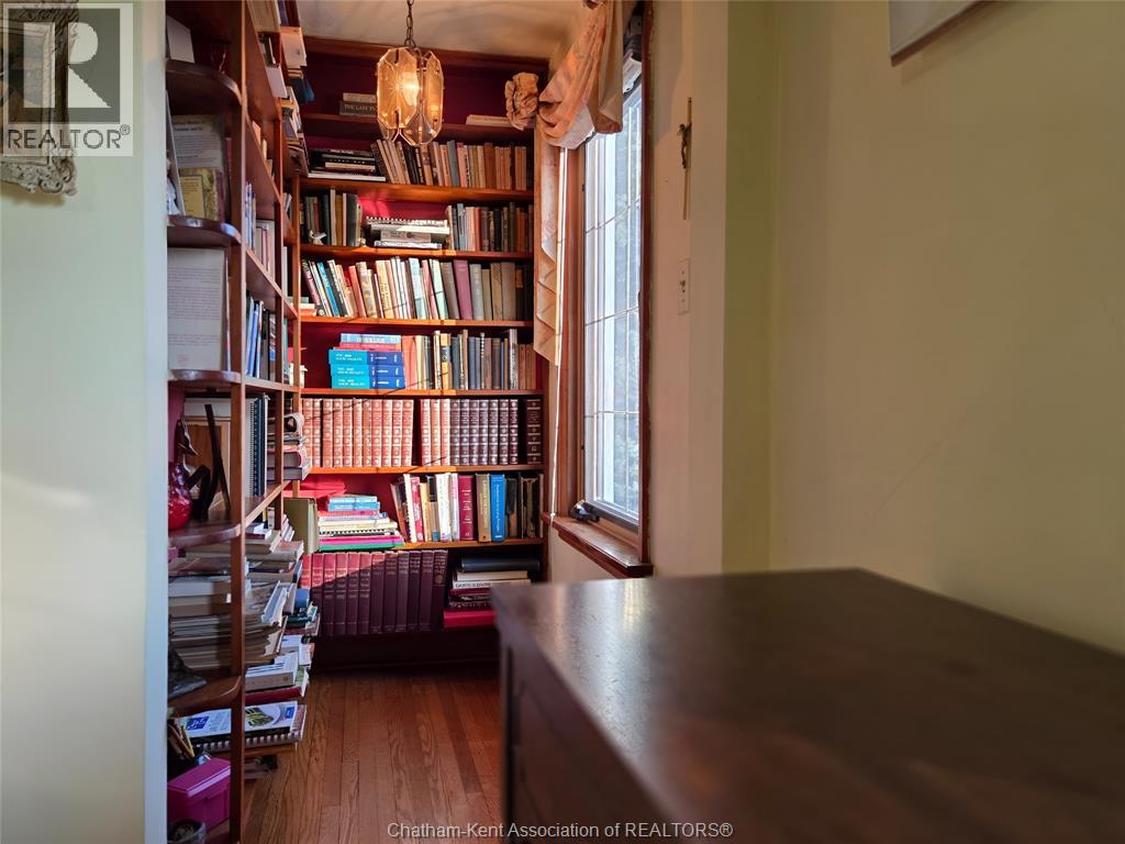 465 VICTORIA AVENUE - 30