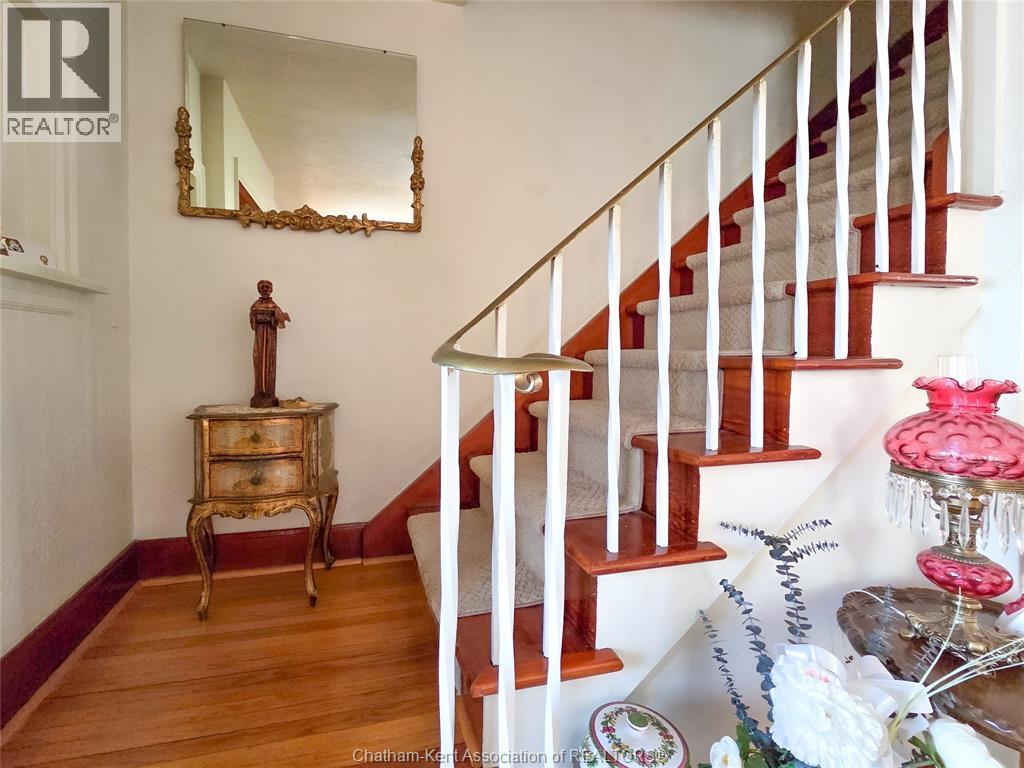 465 VICTORIA AVENUE - 32
