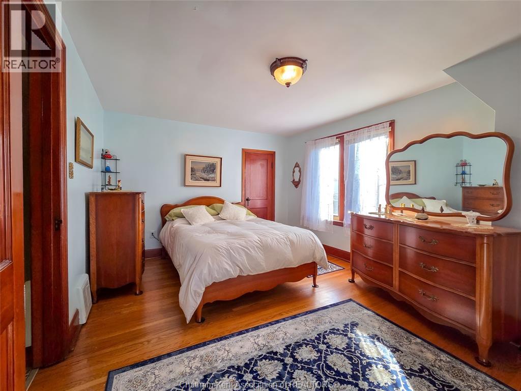 465 VICTORIA AVENUE - 36