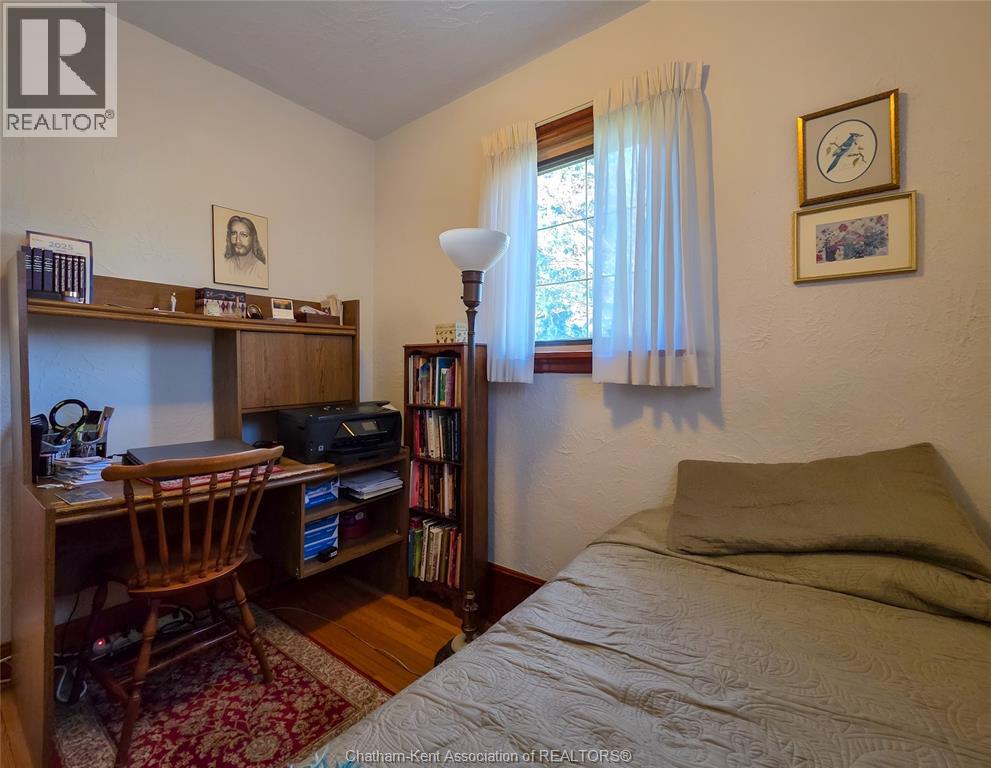 465 VICTORIA AVENUE - 37