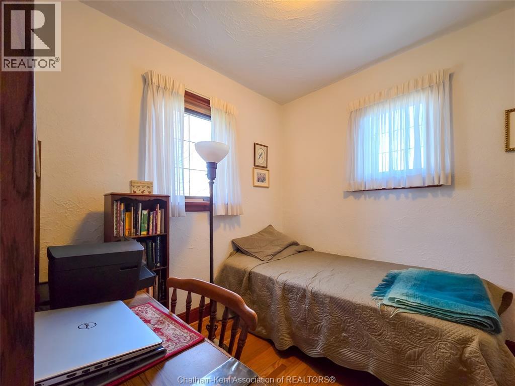 465 Victoria AVENUE — photo 38