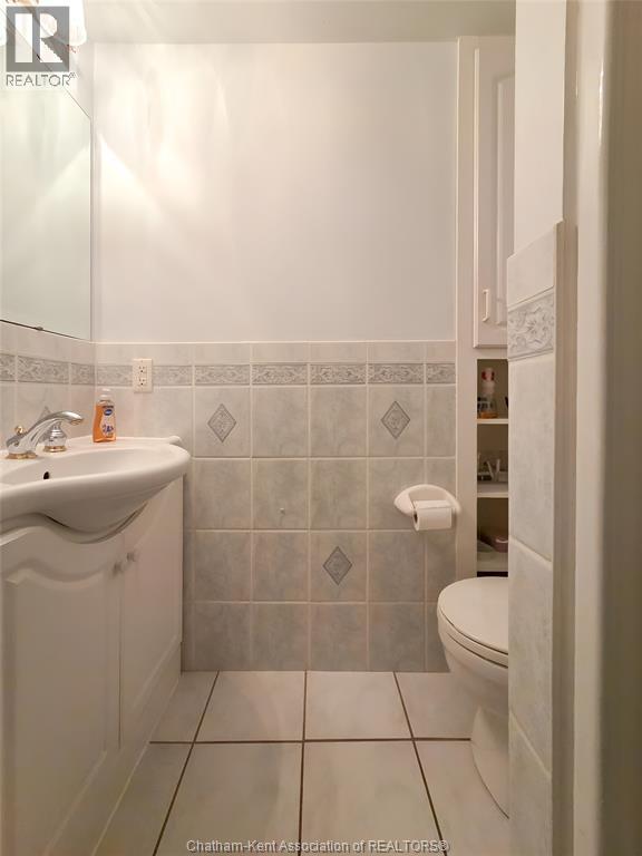 465 Victoria AVENUE — photo 44