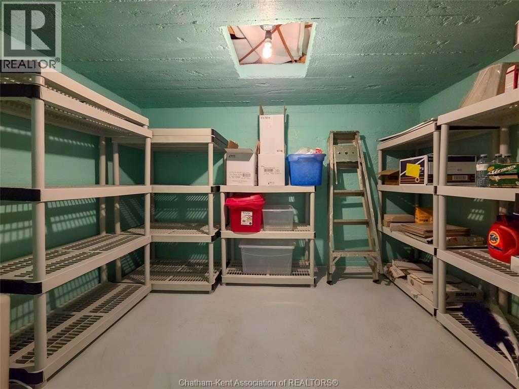 465 Victoria AVENUE — photo 46