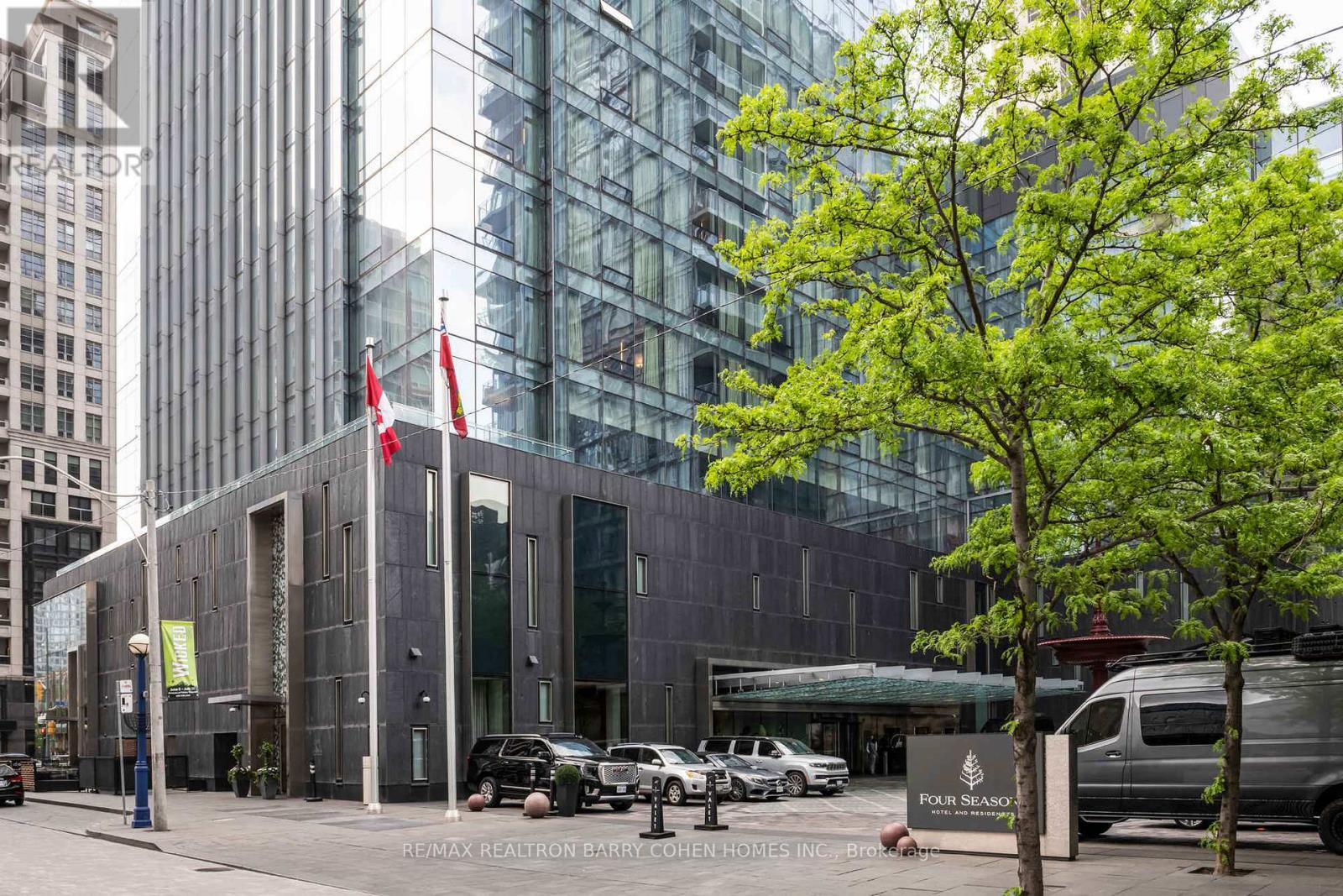 #5202 50 YORKVILLE AVENUE - 23