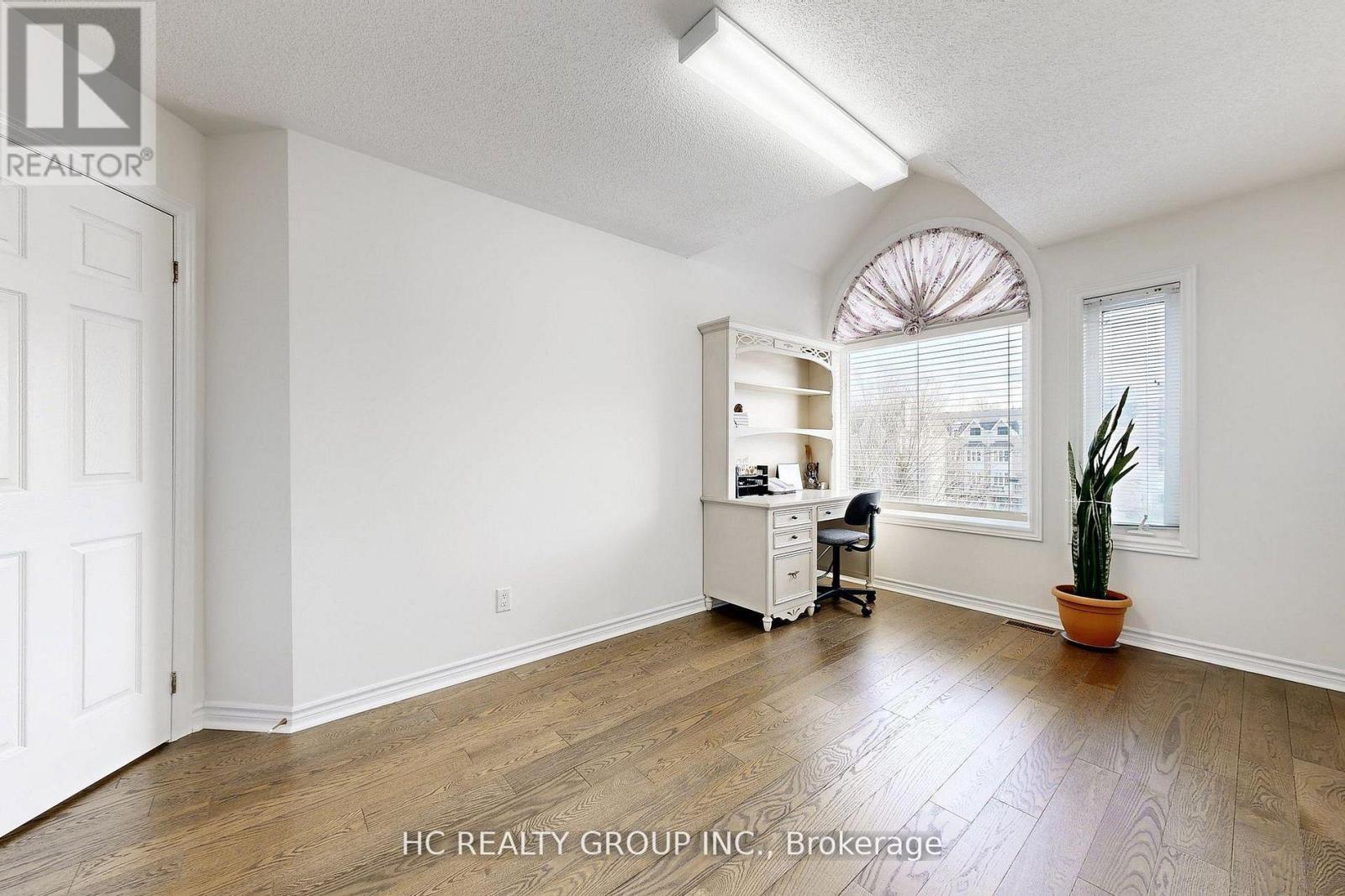 204B FINCH AVENUE E - 22
