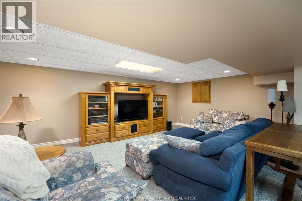 95 LAPOINTE STREET, Lakeshore, Ontario, N8M2X4 — Photo 5