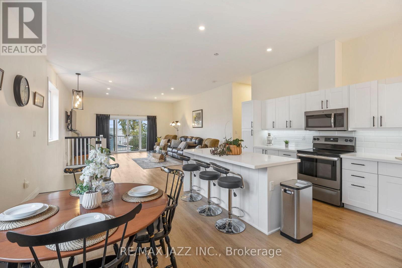 283 PLATTEN BOULEVARD - 20