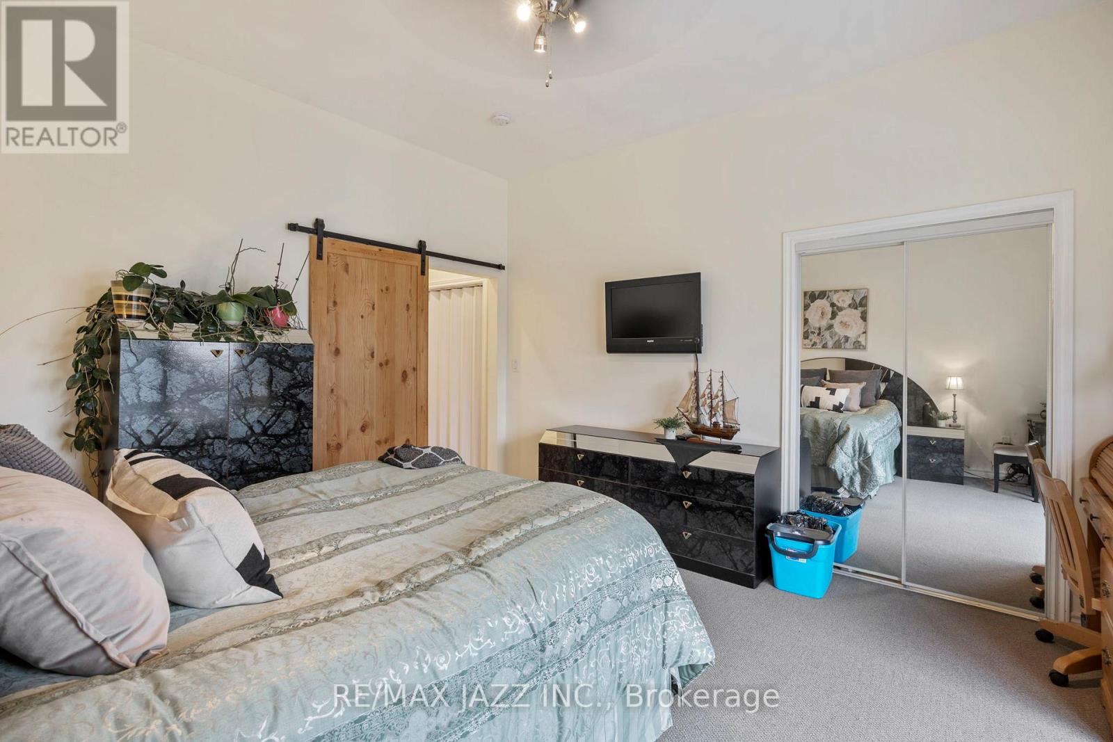 283 PLATTEN BOULEVARD - 28