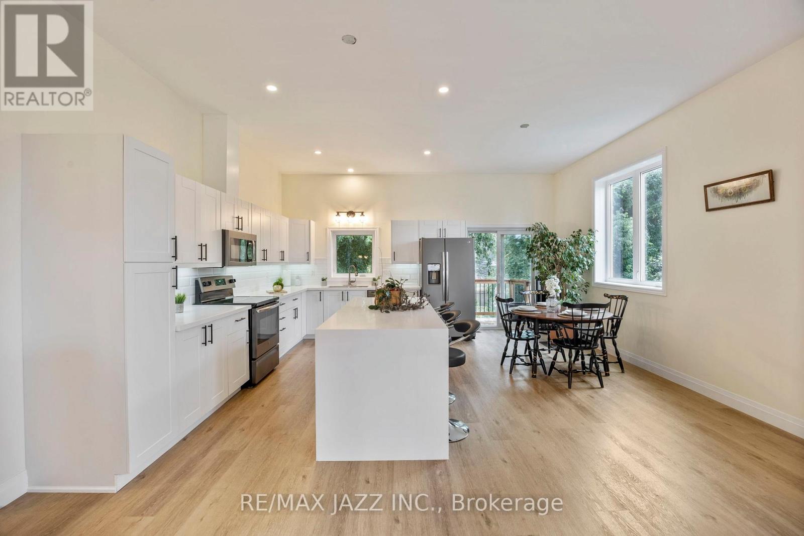 283 PLATTEN BOULEVARD - 22
