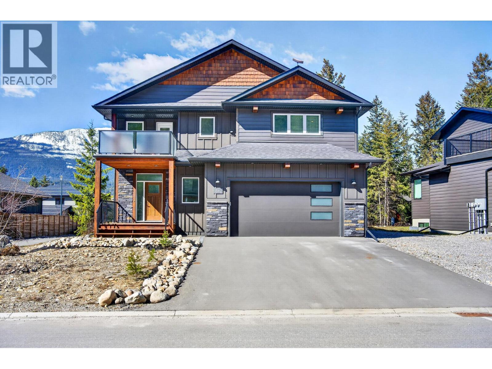 1542 CEDAR STREET - 3