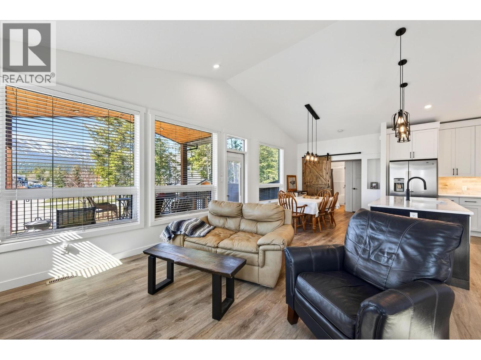 1542 CEDAR STREET - 34