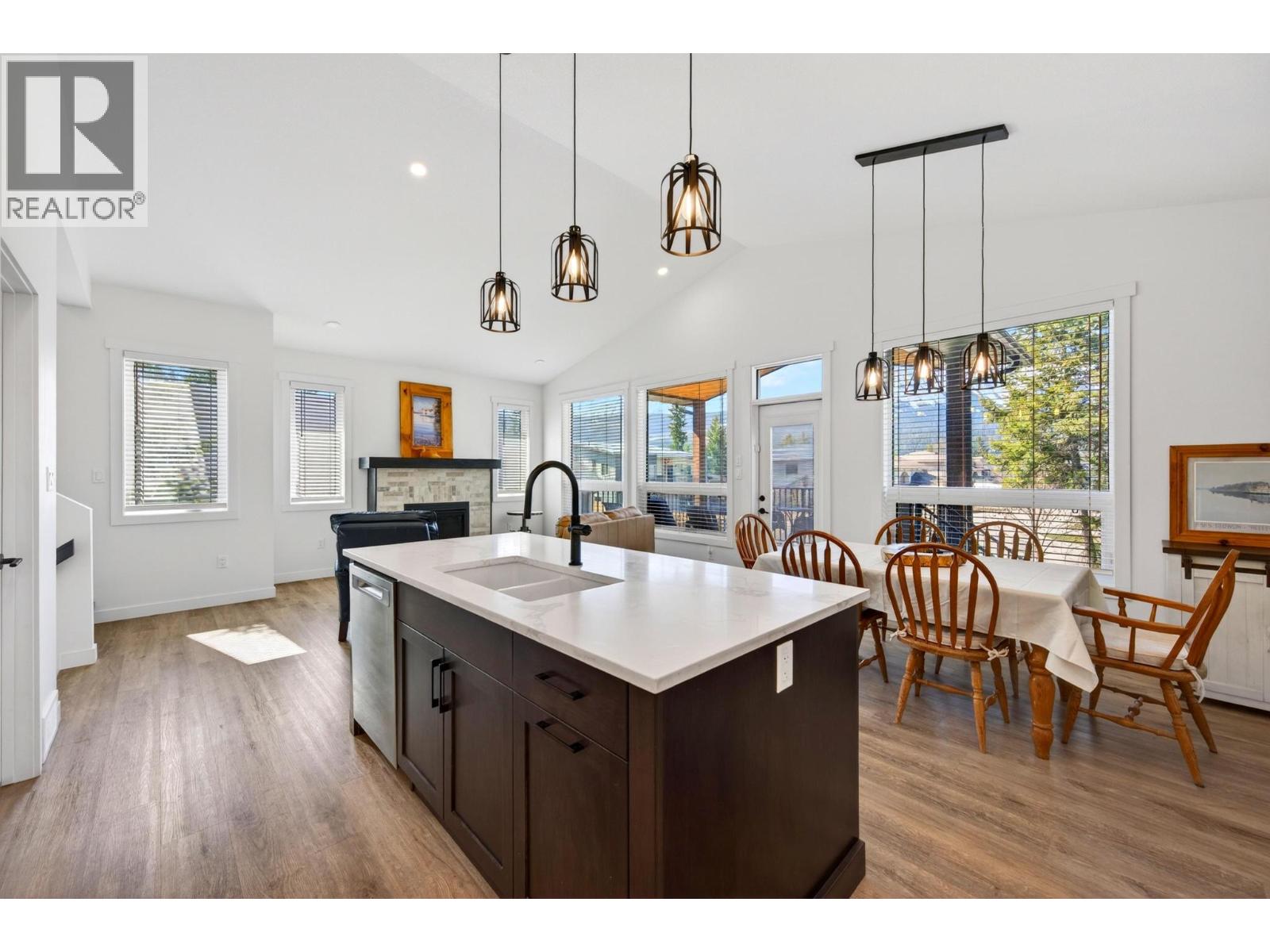 1542 CEDAR STREET - 42