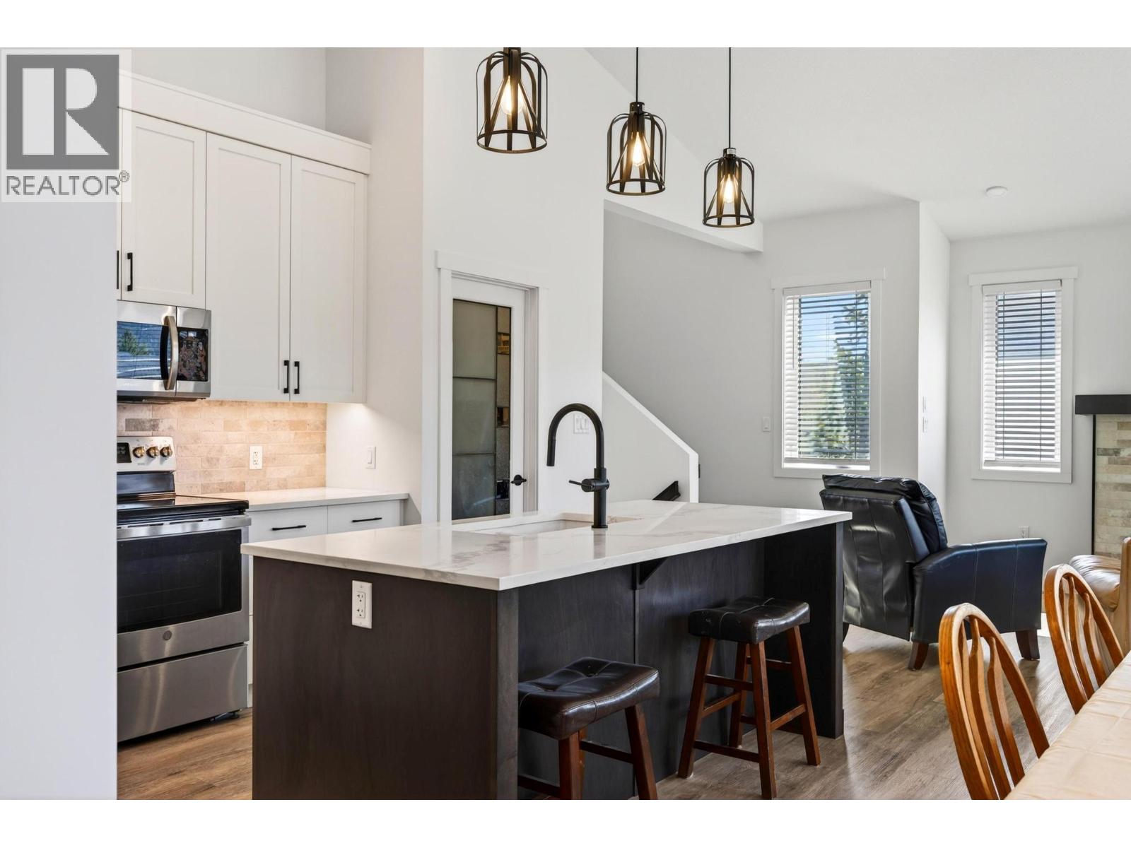 1542 CEDAR STREET - 54