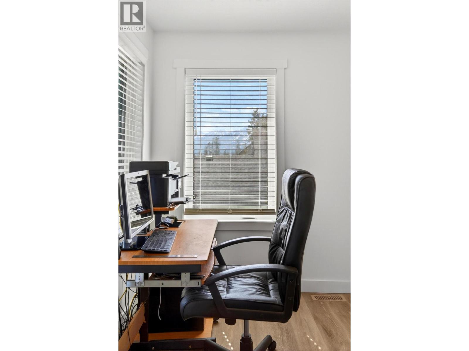 1542 CEDAR STREET - 64