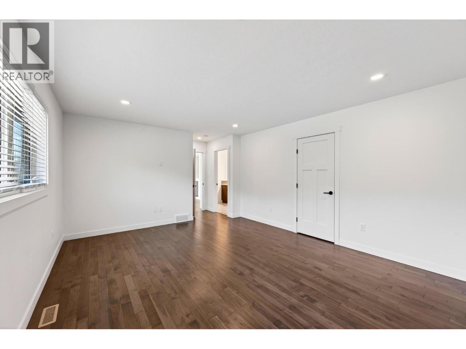 1542 CEDAR STREET - 74