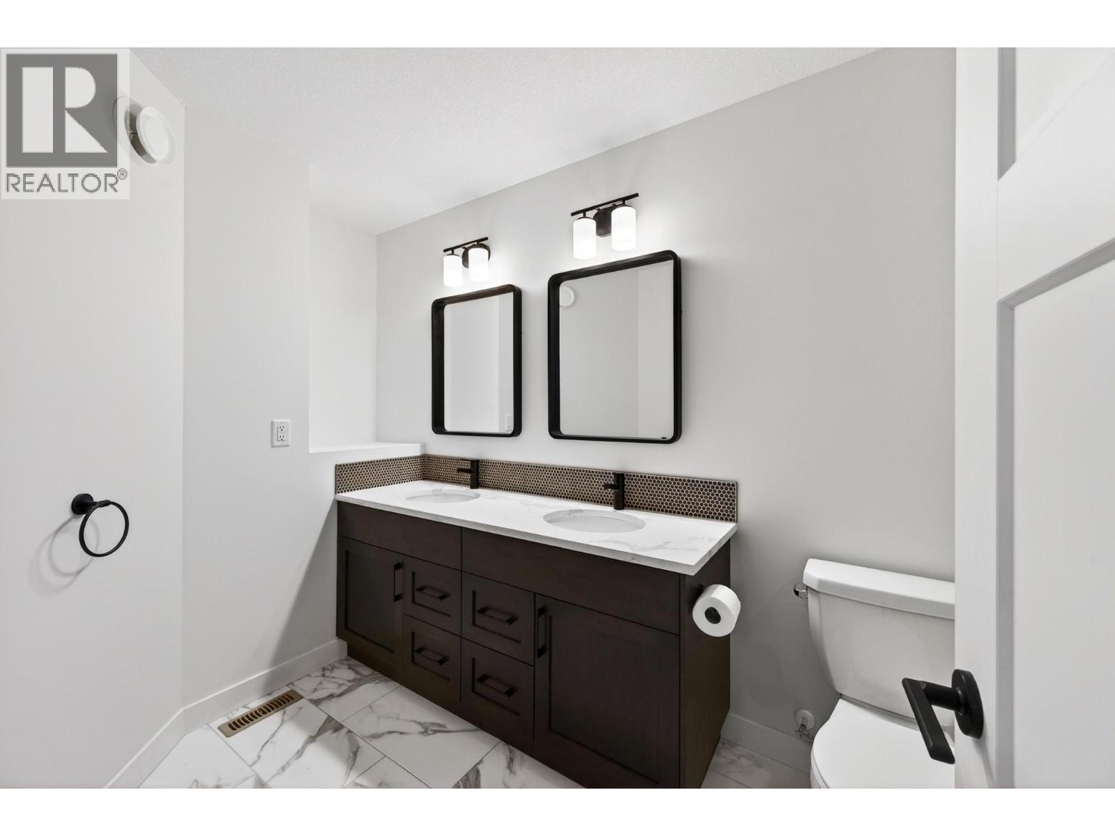 1542 CEDAR STREET - 77