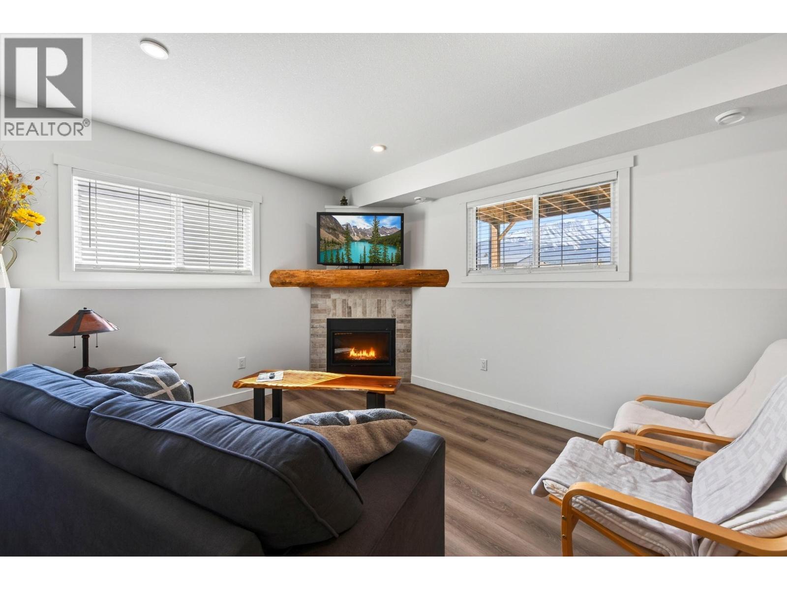 1542 CEDAR STREET - 88